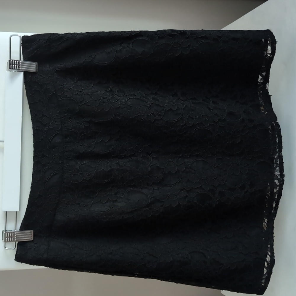 Black lace skirt - Laundry by Shelli Segal